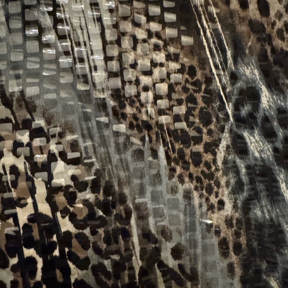 Unyx one shoulder mixed media print with flat sequins - Picture 4 of 4